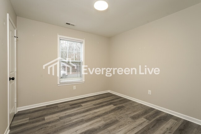 Building Photo - 518 Harper St