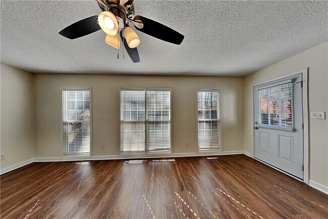 Building Photo - 162 Kipling Dr