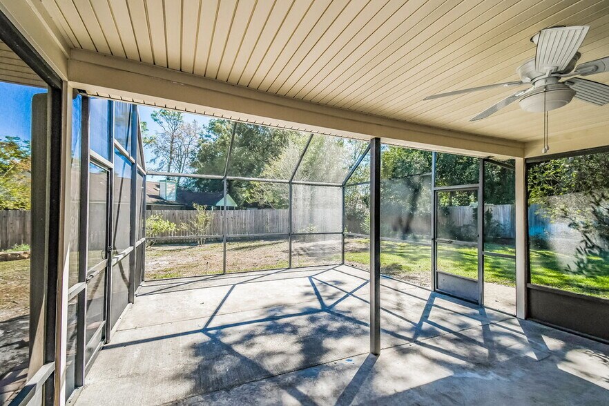 Building Photo - 970 Sandstone Dr