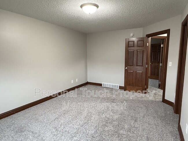 Building Photo - 3677 Polk St S