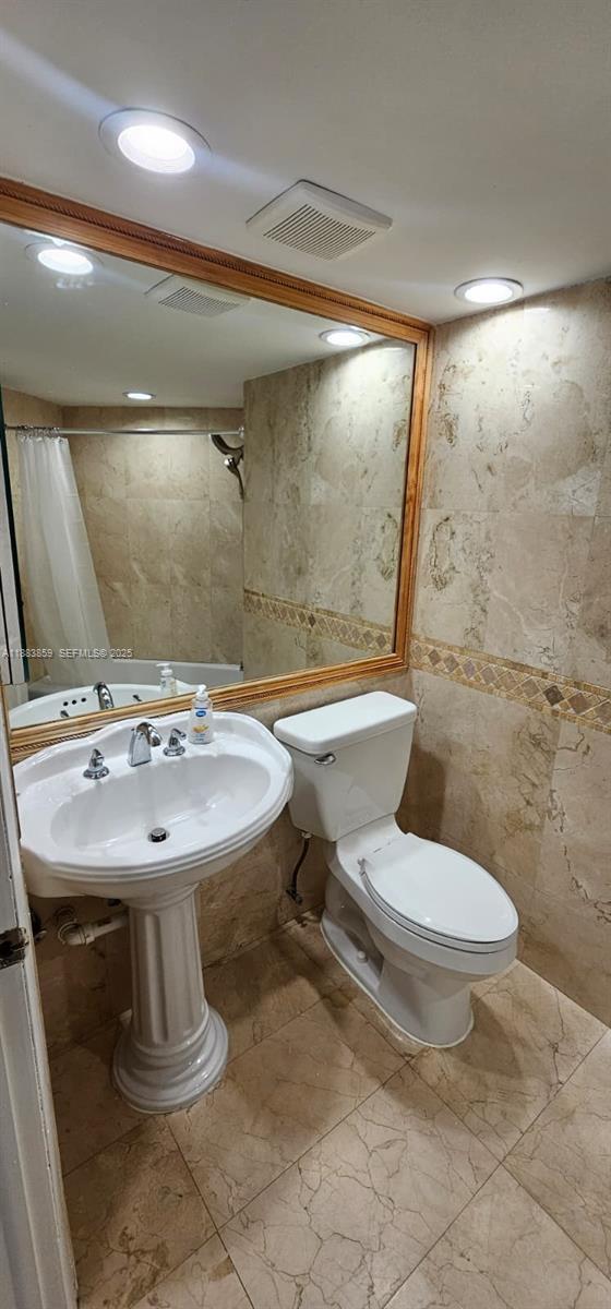 Building Photo - 9220 NW 9th Pl