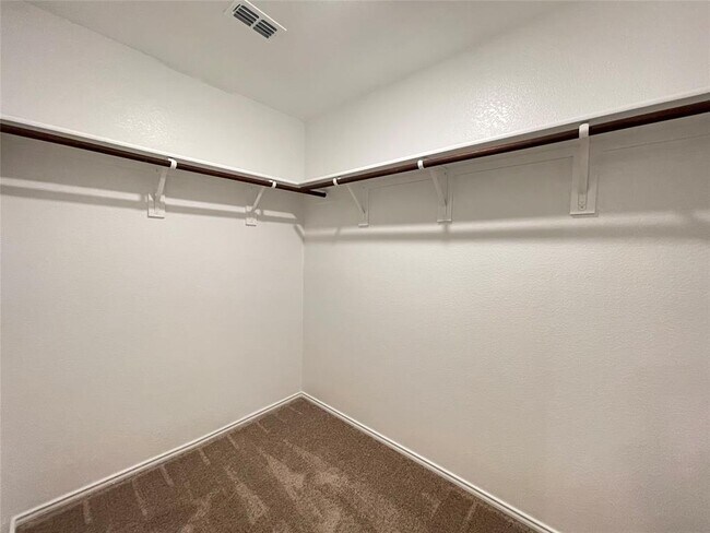 Building Photo - 1204 Lady Bird St