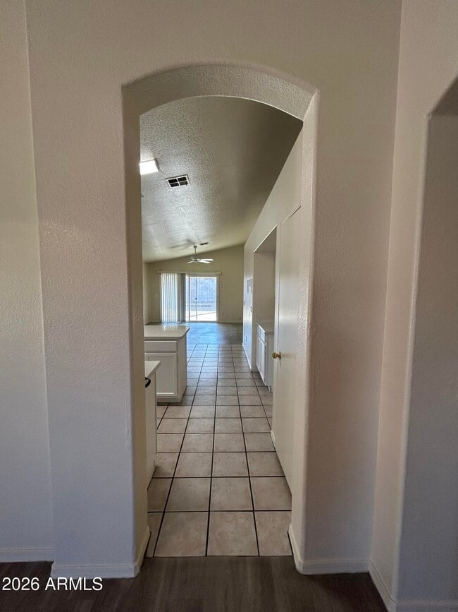 Building Photo - 51 N Del Pueblo Pl