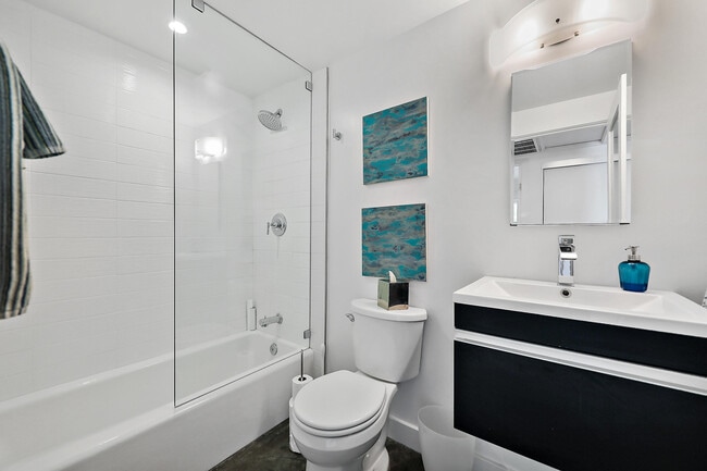 Building Photo - 71520 Gardess Rd