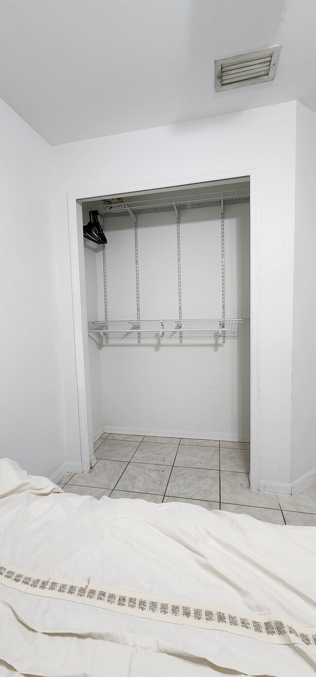 Building Photo - Pink 45th