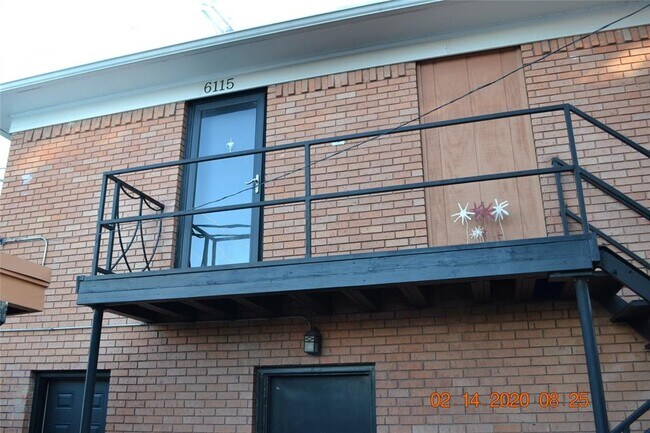 Building Photo - 6115 Bandera Ave