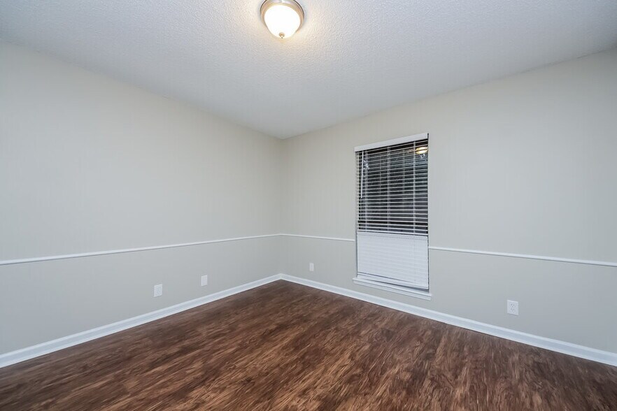 Building Photo - 5551 Edenfield Rd