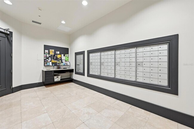 Building Photo - 1771 Ringling Blvd