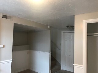 Building Photo - Great layton home close to HAFB