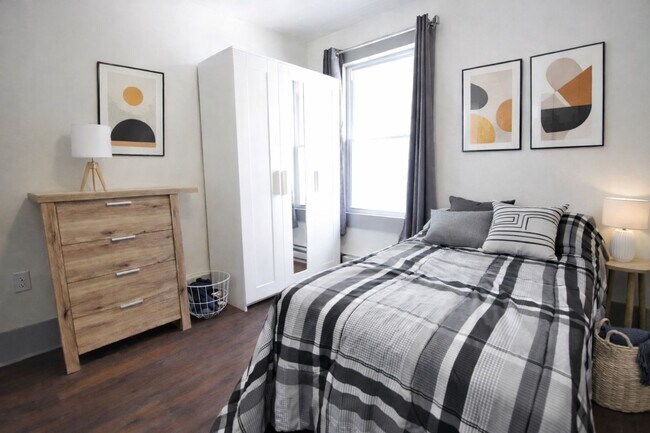 Building Photo - 306 Bryant Ave