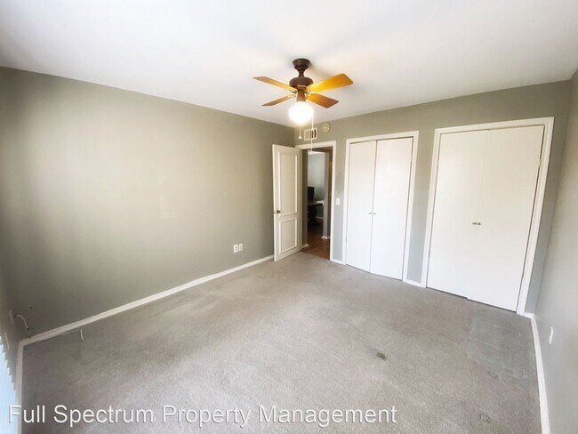 Building Photo - 2 br, 1.5 bath House - 7815 Broadway #103A