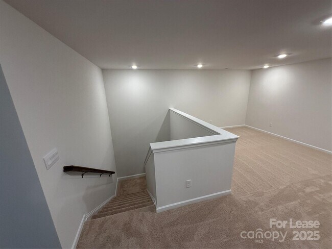 Building Photo - 4144 Steel Wy