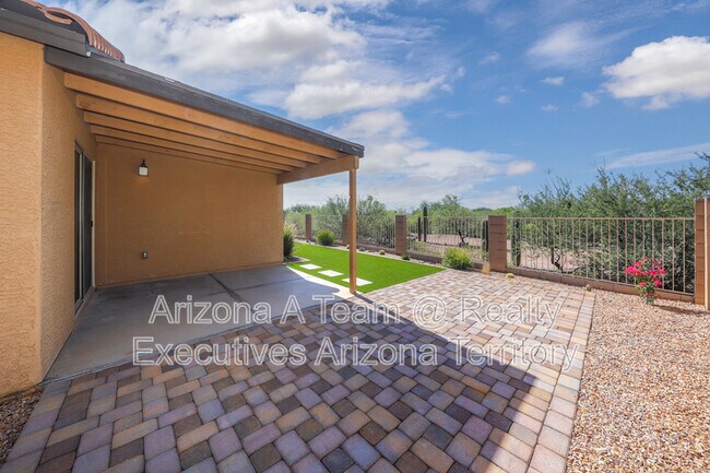 Building Photo - 2943 W Dakota Vista Way