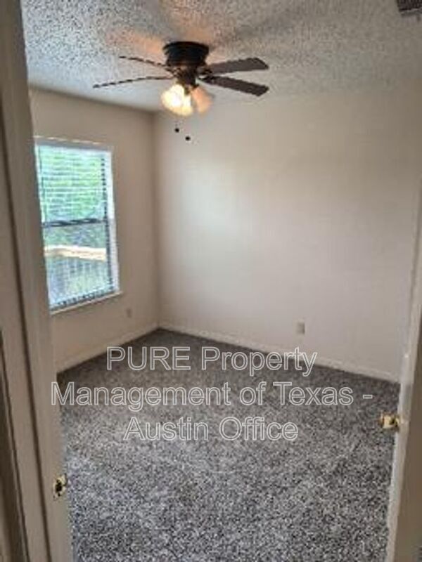Building Photo - 1213 Gregory Ln