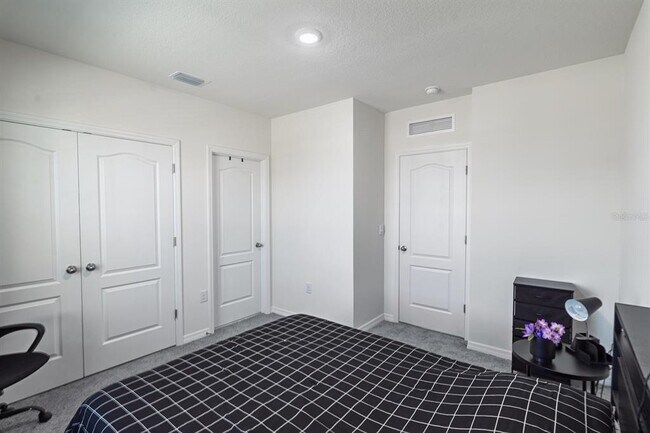 Building Photo - 1456 Isleta Lp