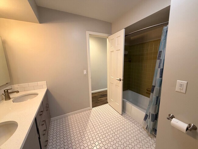 Building Photo - Forest Hill Schools - executive home