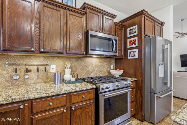 Building Photo - 7417 Gulf Creek Dr