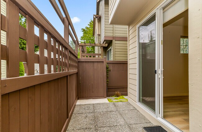 Building Photo - 14810 9th Dr SE