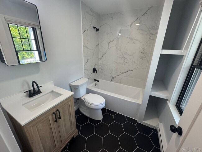 Building Photo - 544 Locust Ave