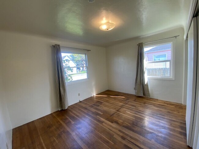 Building Photo - 804 O St
