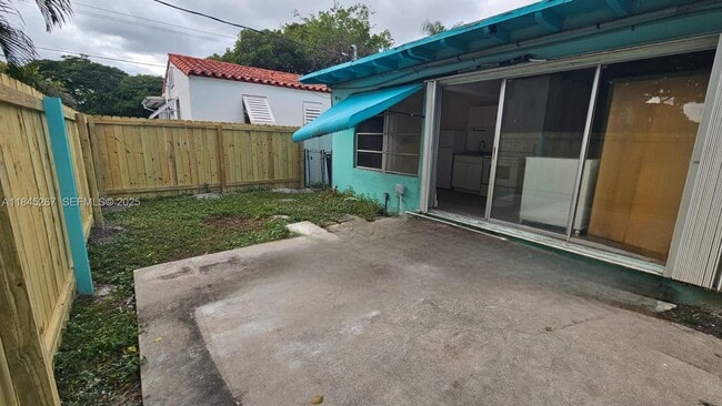 Building Photo - 1836 Roosevelt St