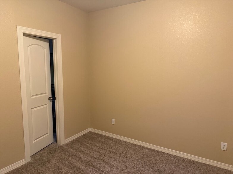 Building Photo - 416 Quiet Pr Dr