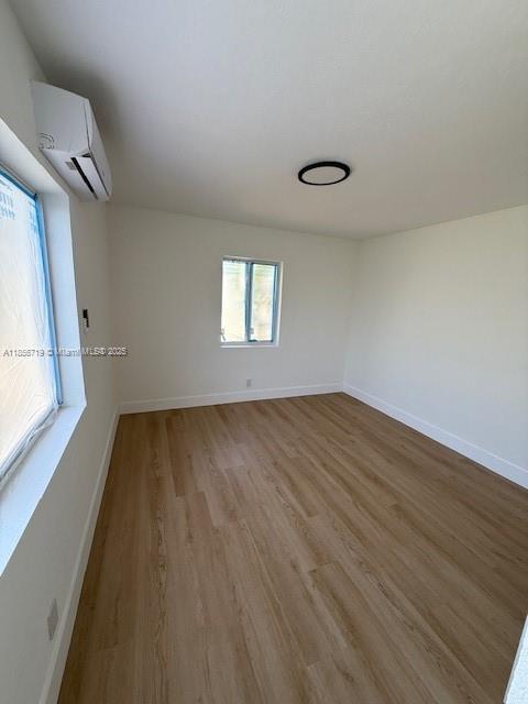 Building Photo - 1123 N 17th Ct