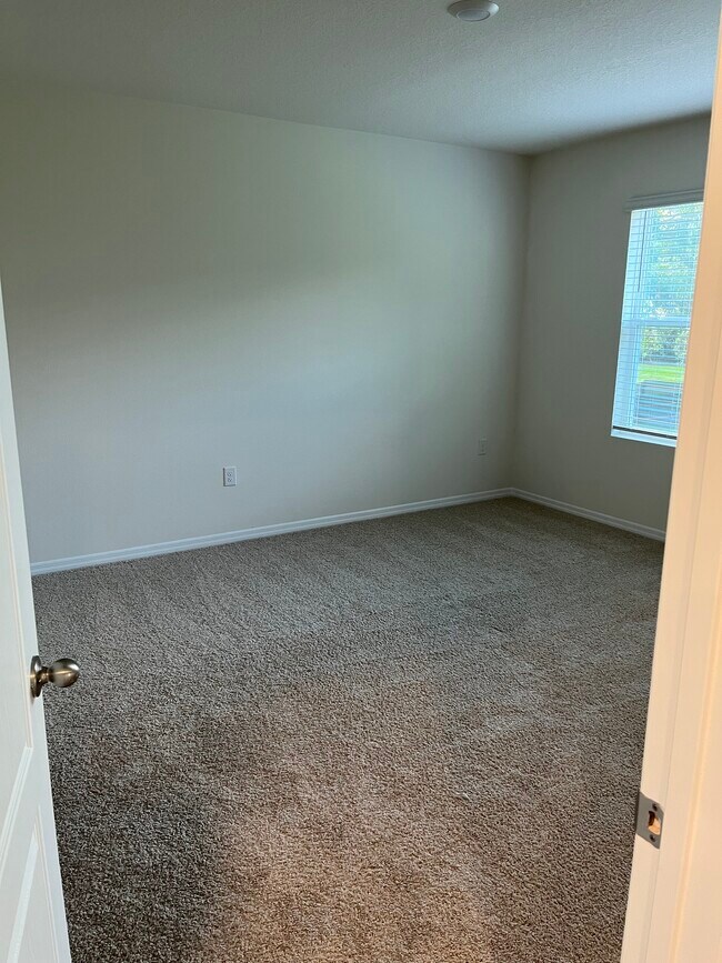 Building Photo - 2917 Canary Ln