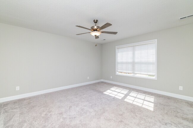 Building Photo - 7703 Honey Oaks Rd