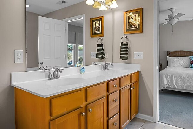 Building Photo - 1519 Thoroughbred Blvd