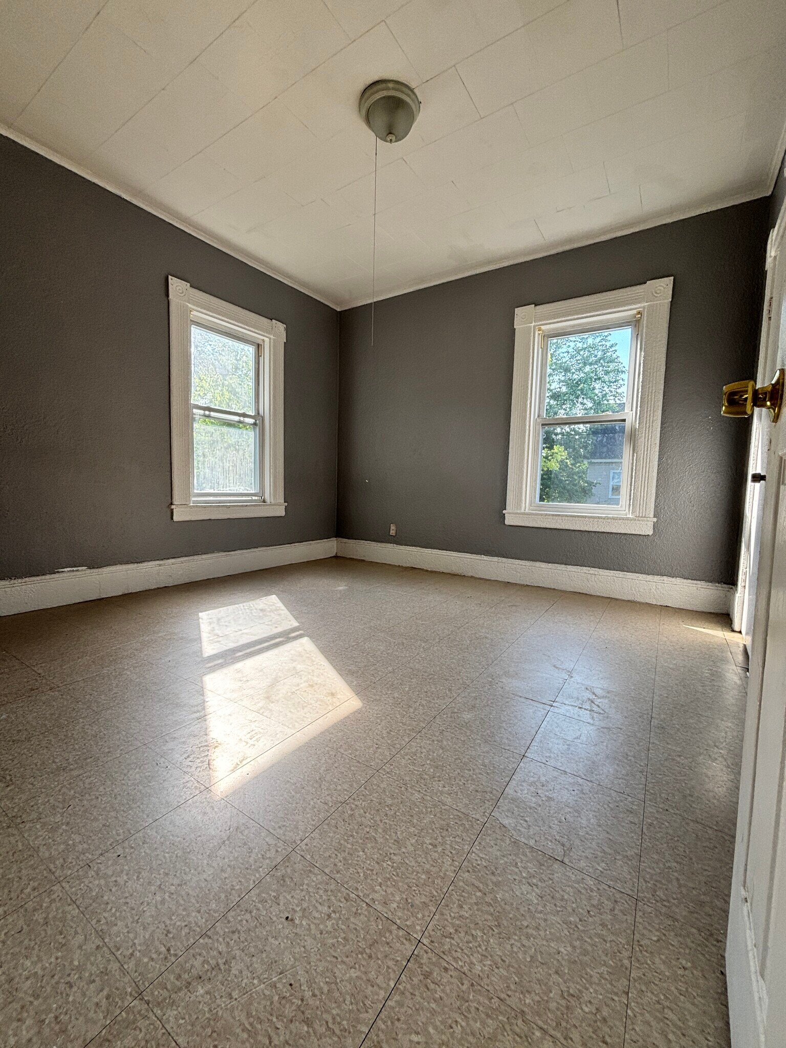 Building Photo - 1594 Dwight St