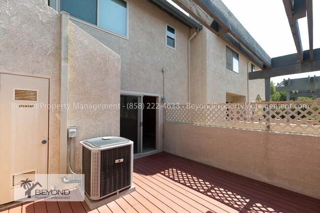 Building Photo - ***PET FRIENDLY*** 2 BED WITH DUAL PRIMARY...