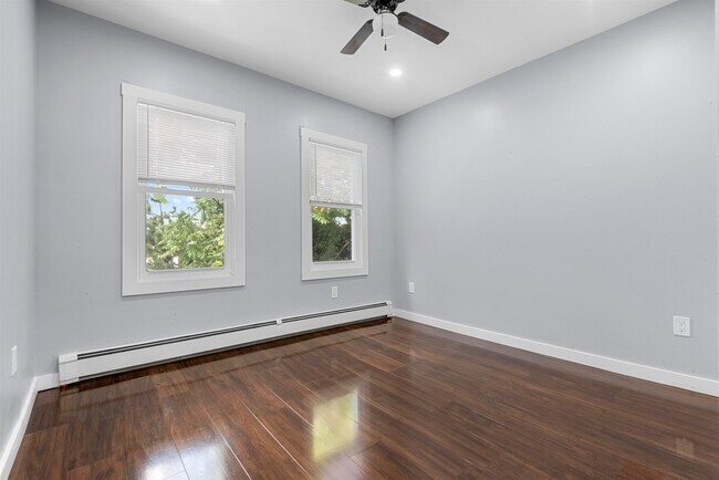 Building Photo - 161 Van Horne St