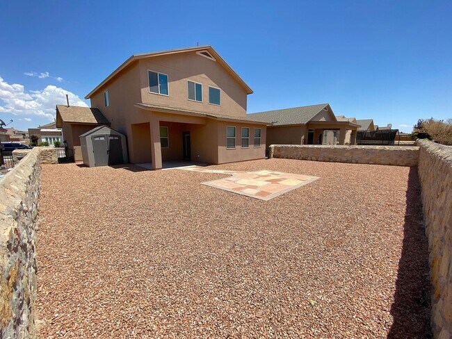 Building Photo - East El Paso LARGE 4bed/2.5bath Refrig A/C!