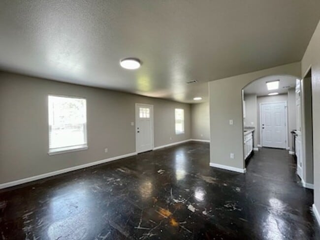 Building Photo - 3001 9th St