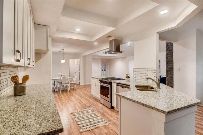 Building Photo - 11639 River Oaks Trail