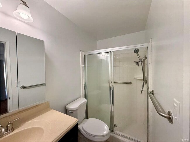 Building Photo - 13416 Glenoaks Blvd