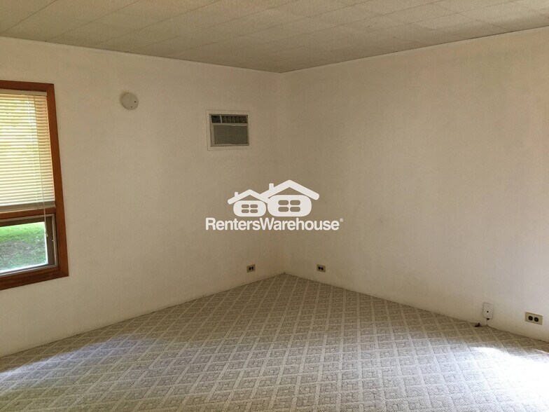 Building Photo - 1137 Birchwood Ln