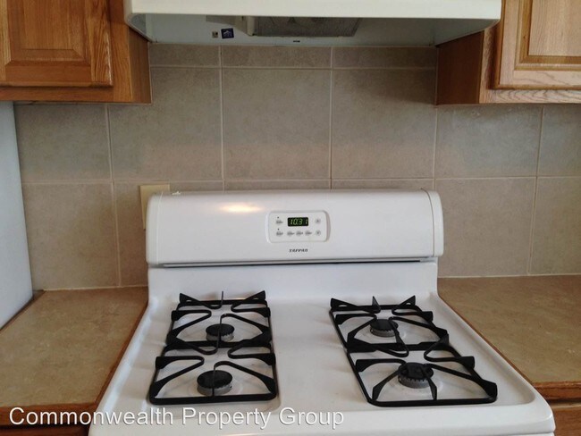 Building Photo - 2 br, 1 bath Apartment - 8 Pollux Circle East