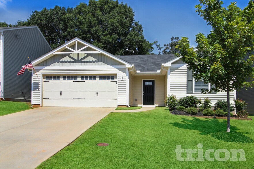 Primary Photo - 137 Portchester Ln