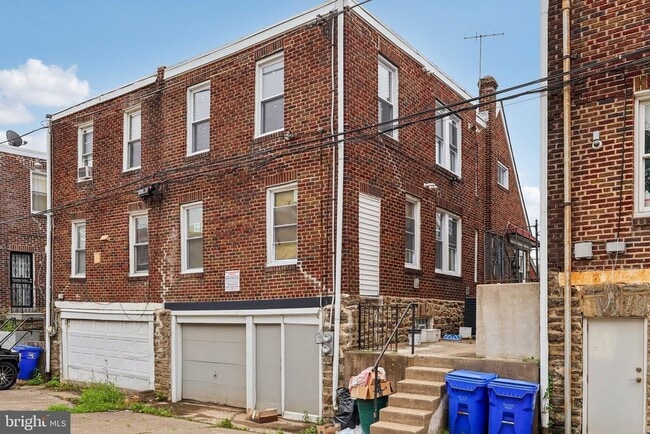 Building Photo - 1827 W Cheltenham Ave