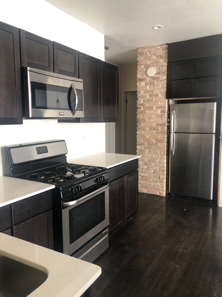 Building Photo - 3530 North Kilbourn Avenue