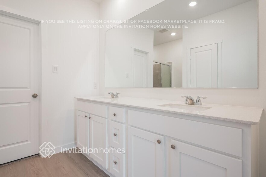 Building Photo - 345 Sedalia Trl