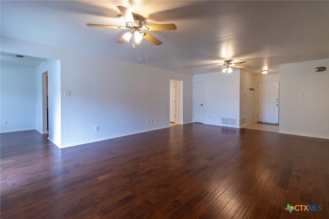 Building Photo - 4507 Aspen Dr