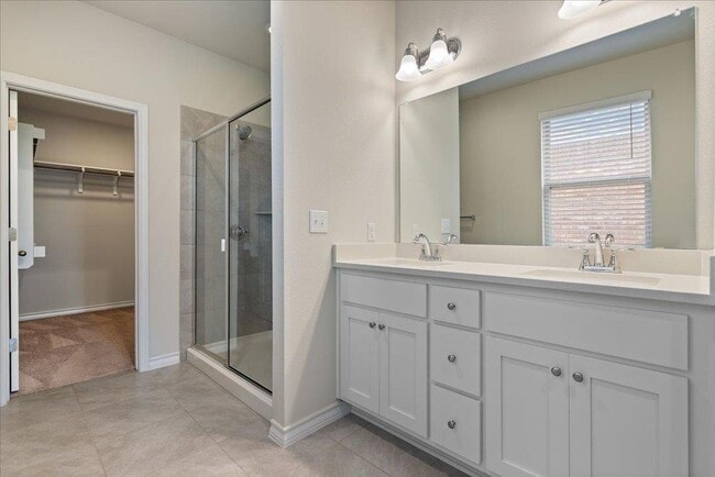 Building Photo - 7617 Saginaw Dr