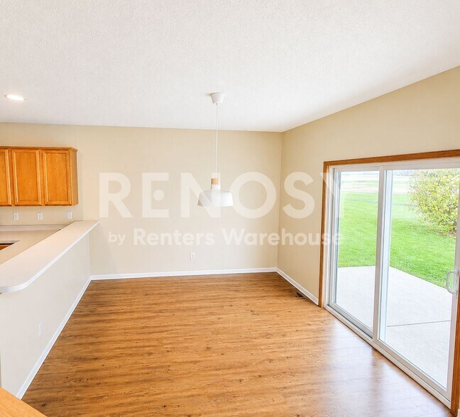 Building Photo - 5501 Oriole Dr