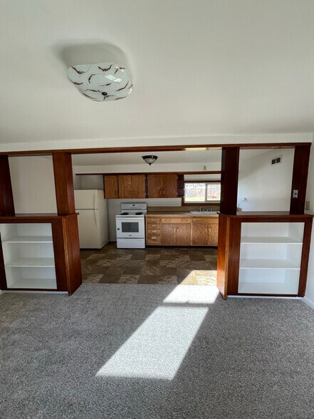 Building Photo - 1166 S Sheridan Ave