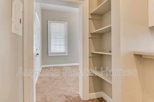 Building Photo - 515 3rd St