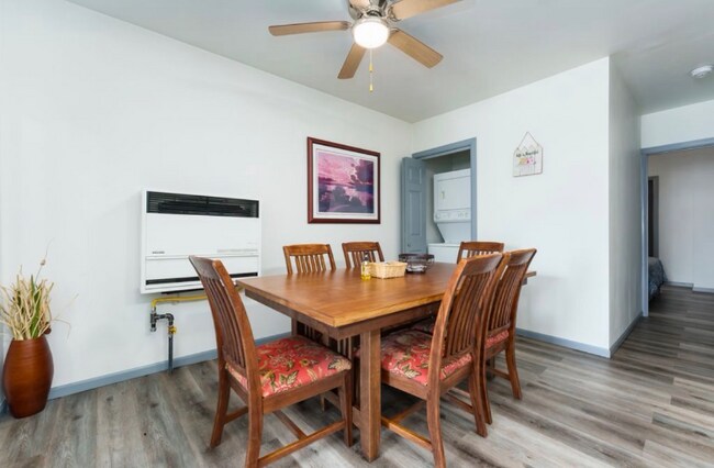 Building Photo - 708 Mills St