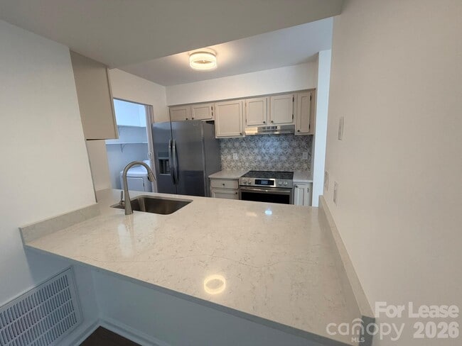 Building Photo - 11048 Cedar View Rd.